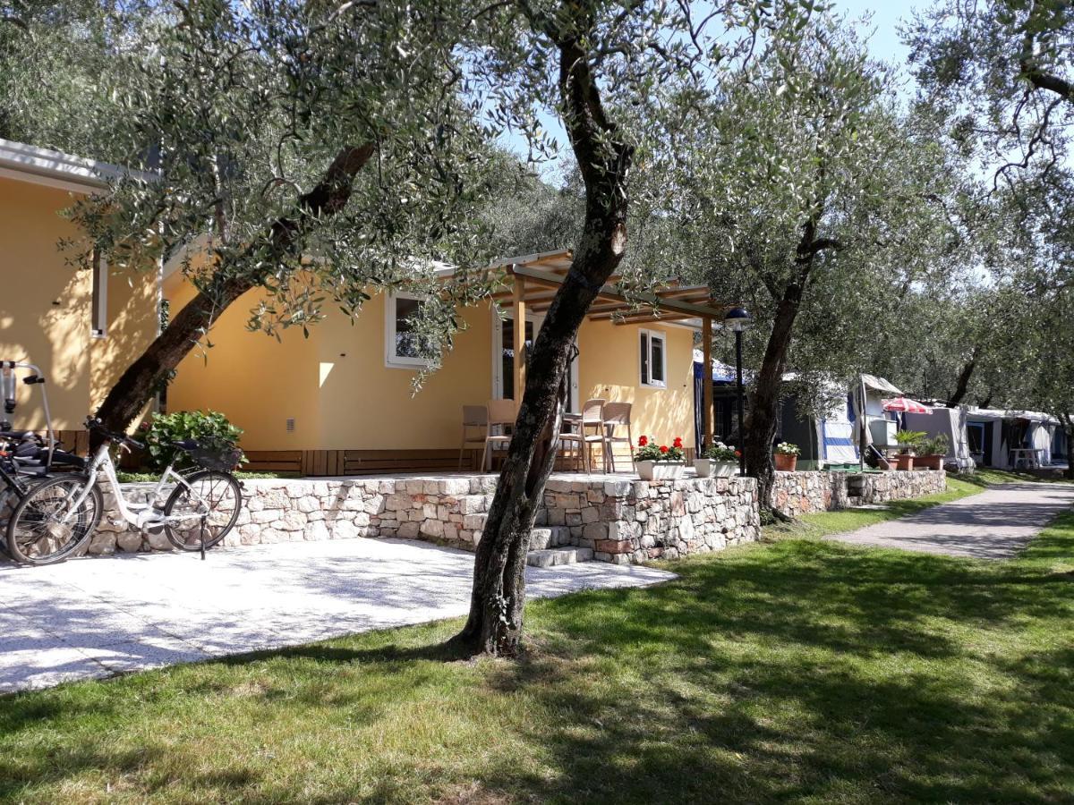 Camping Le Maior Бренцоне сул Гарда Екстериор снимка