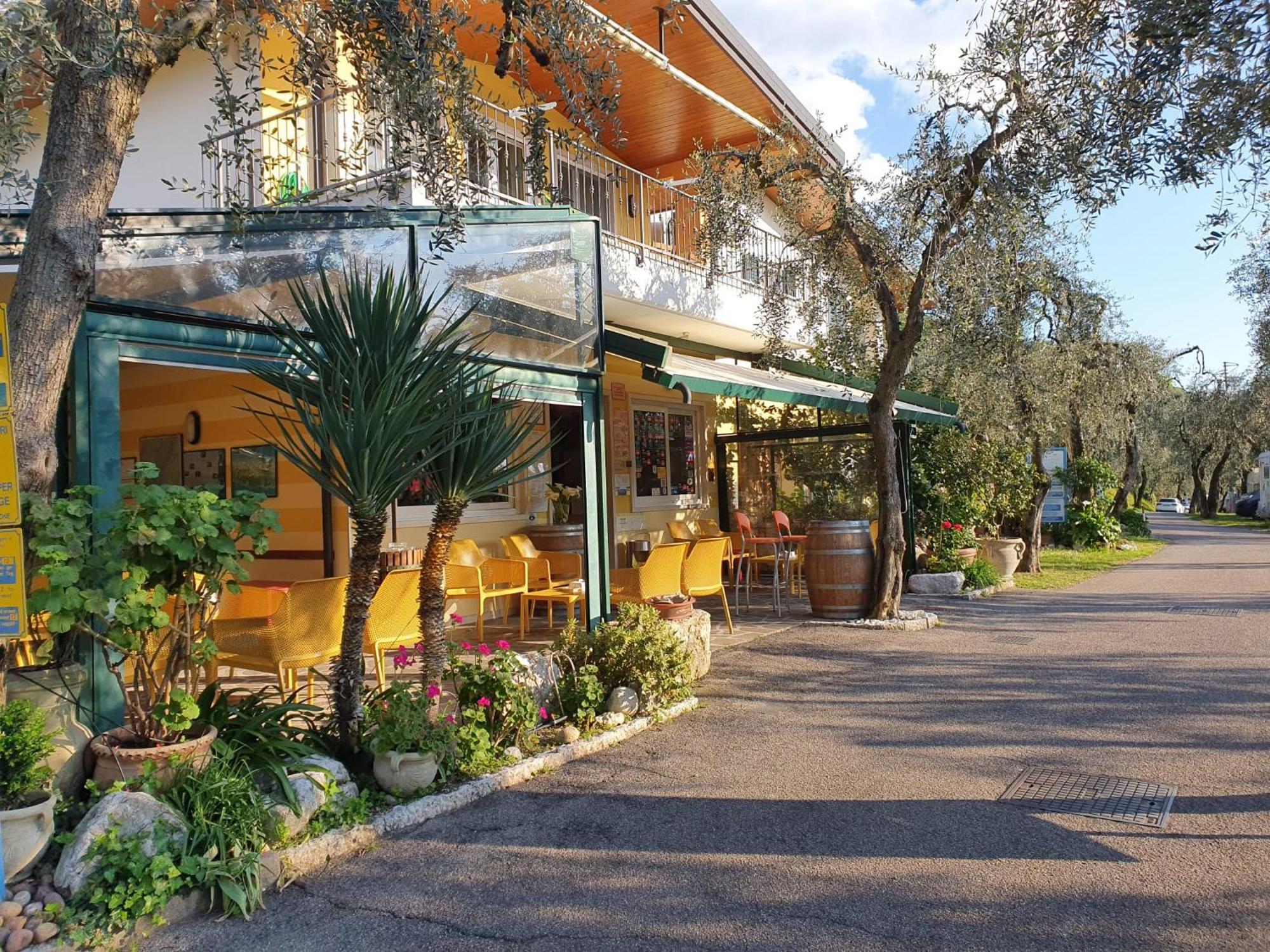 Camping Le Maior Бренцоне сул Гарда Екстериор снимка
