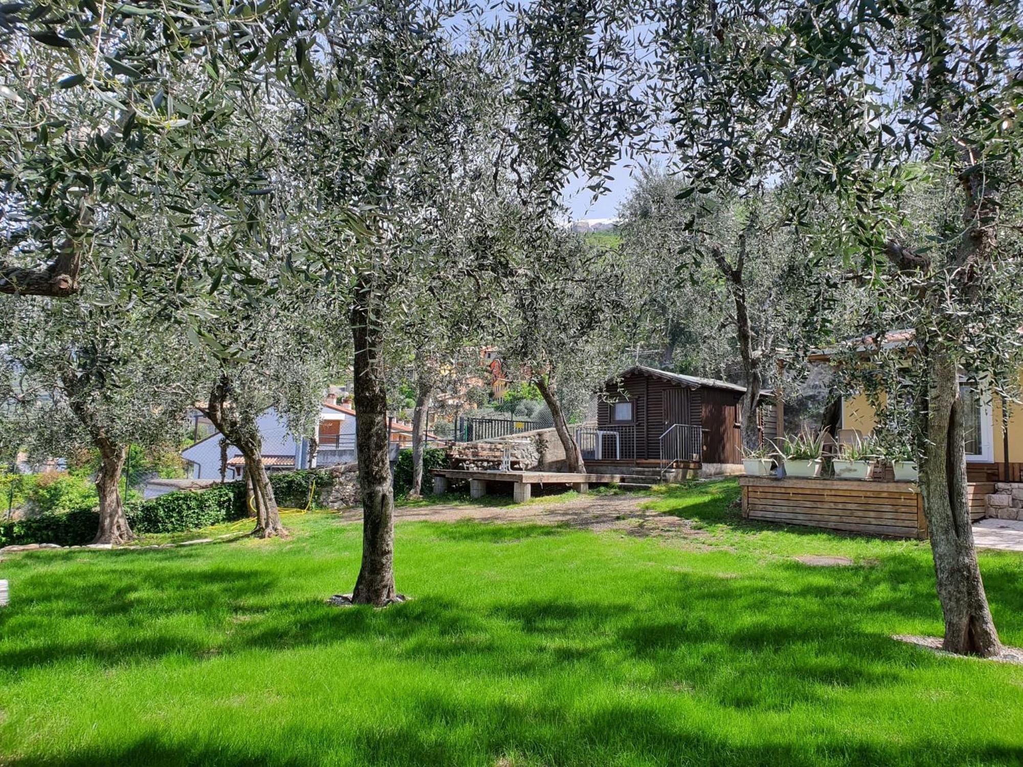 Camping Le Maior Бренцоне сул Гарда Екстериор снимка